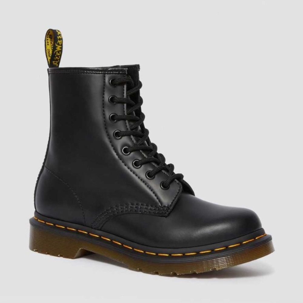 Dr. Martens Original Women’s Smooth Leather Boots